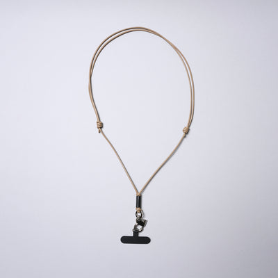 ＜センティ フラター ザ センシーズ＞スマホホルダー付きマルチレザーストラップ（プルアップフック）/ブラック