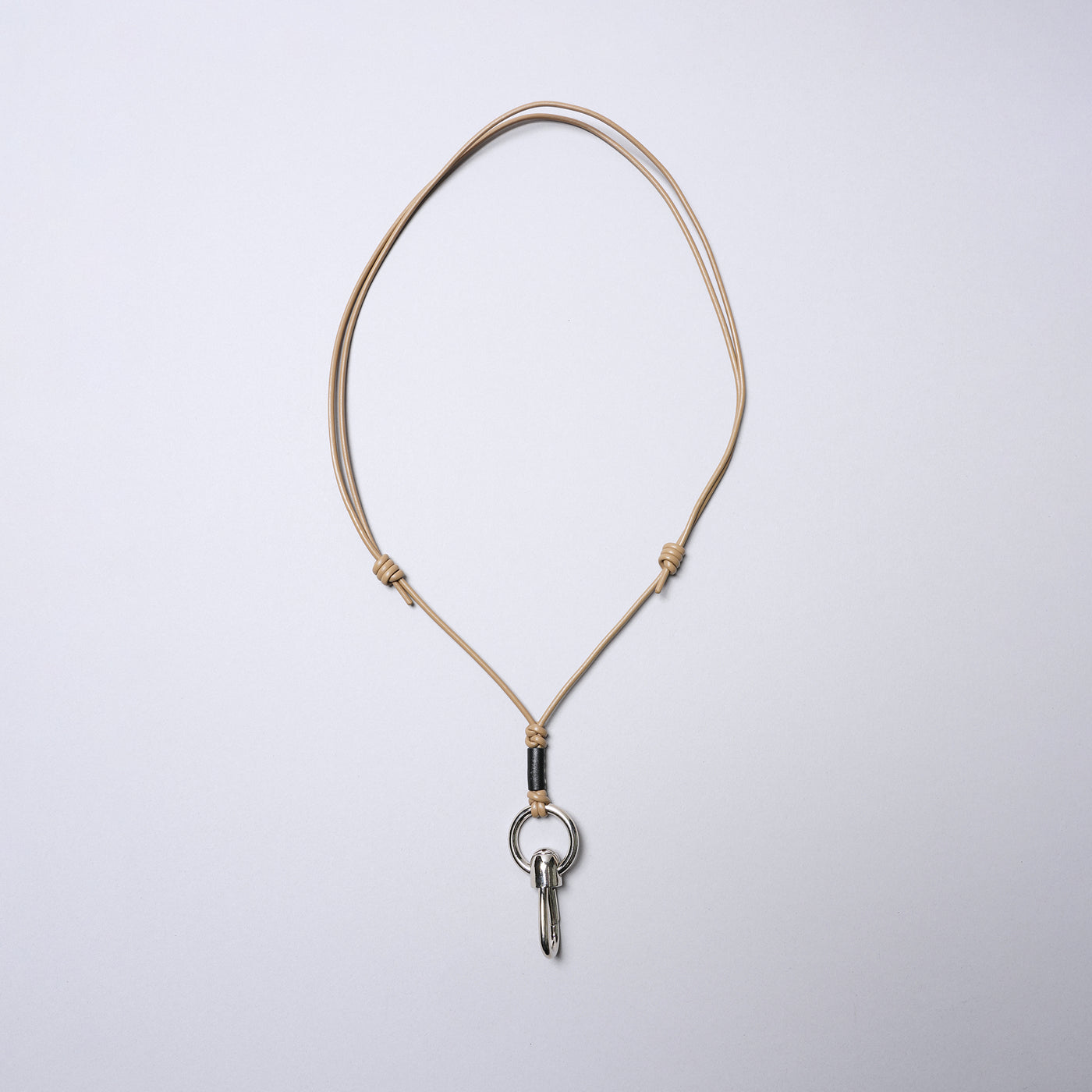 <SENTI FLATTER THE SENSES> Multi Leather Strap (Carabiner) / Ivory