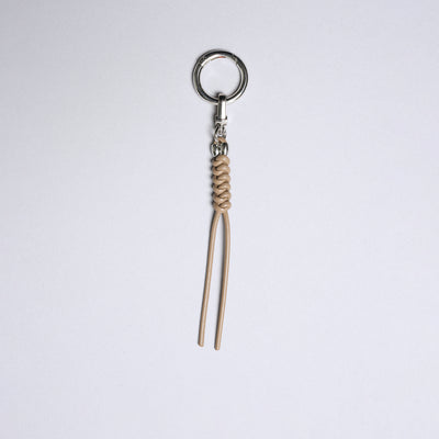 <SENTI FLATTER THE SENSES> Leather Blade Key Chain / Blue