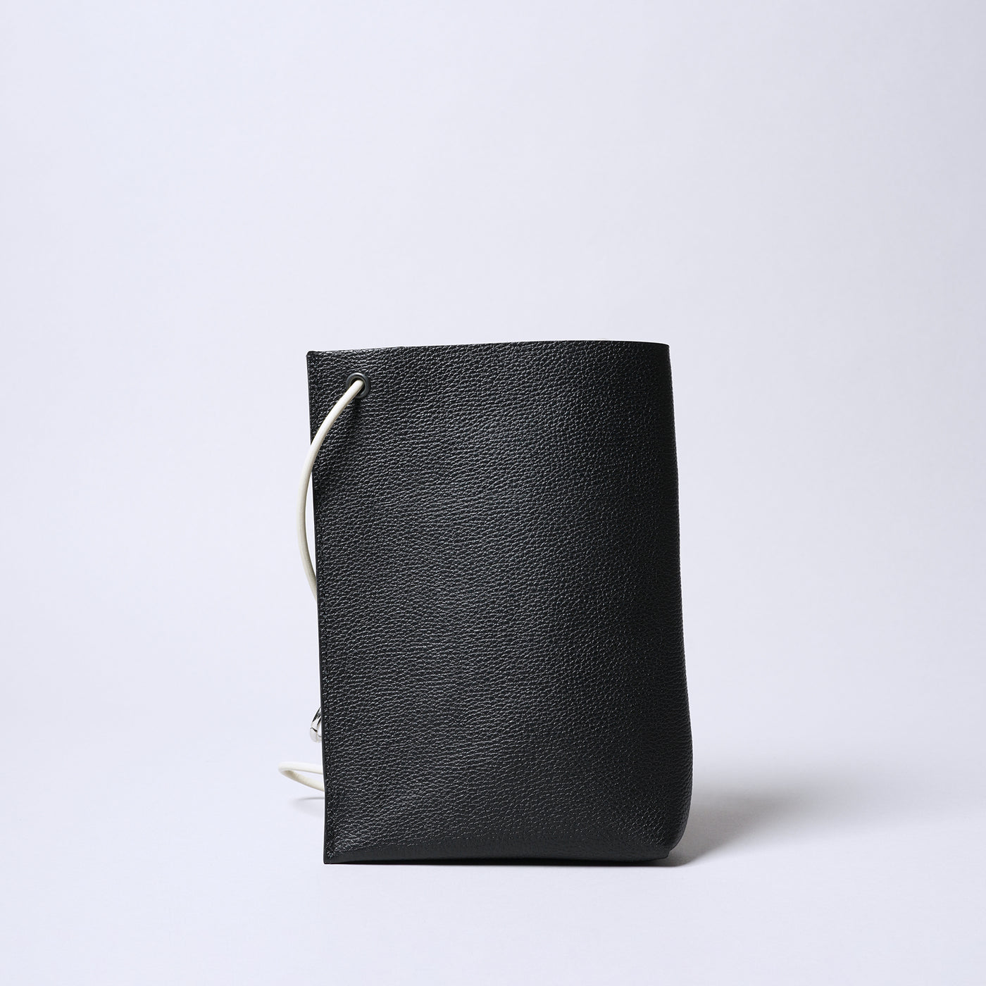 <SENTI FLATTER THE SENSES> Shrink Leather Mini Shoulder Bag / Ivory x Black