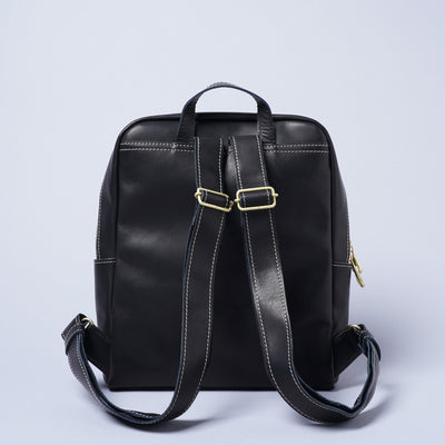 <kissora> Amare Backpack / Black