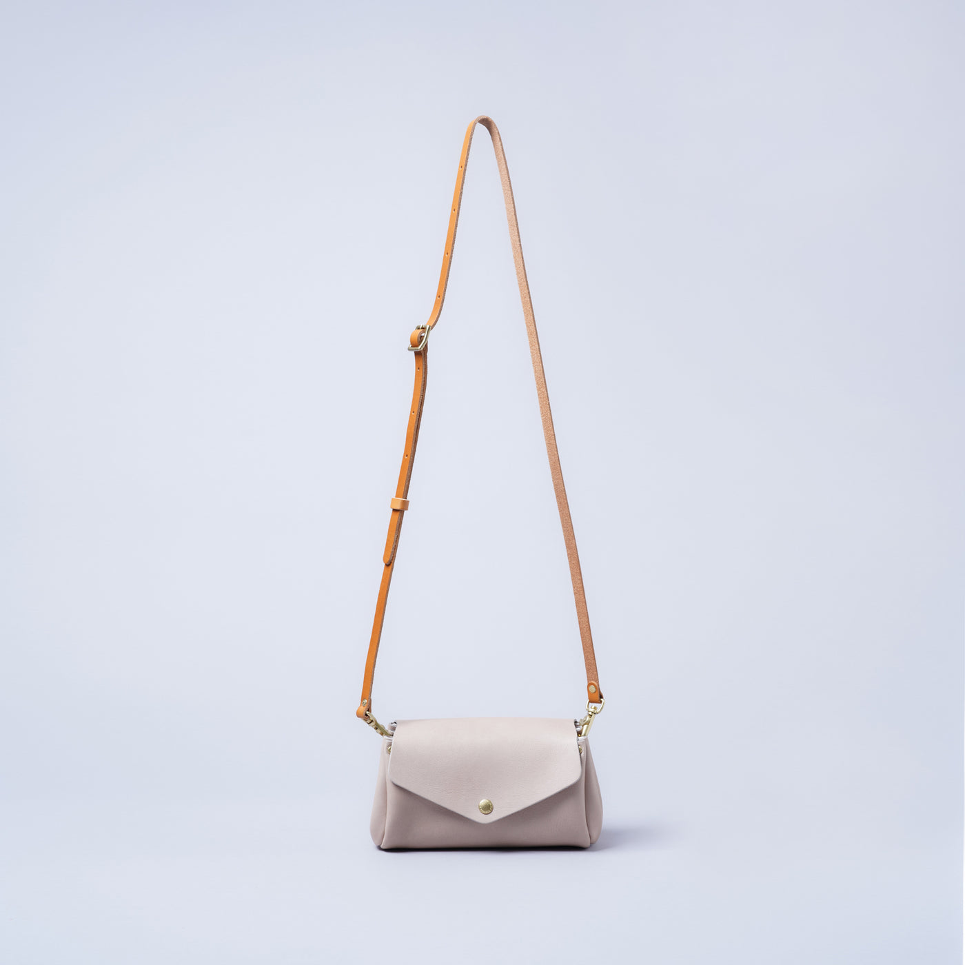 ＜kissora＞Epica 隨身包/藏青色