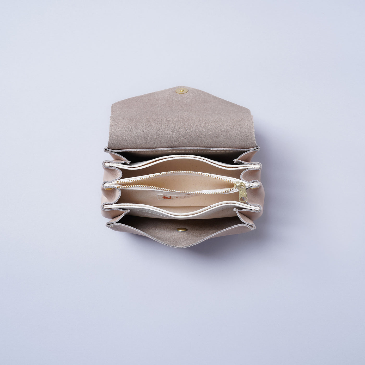 ＜kissora＞Epica 隨身包/藏青色