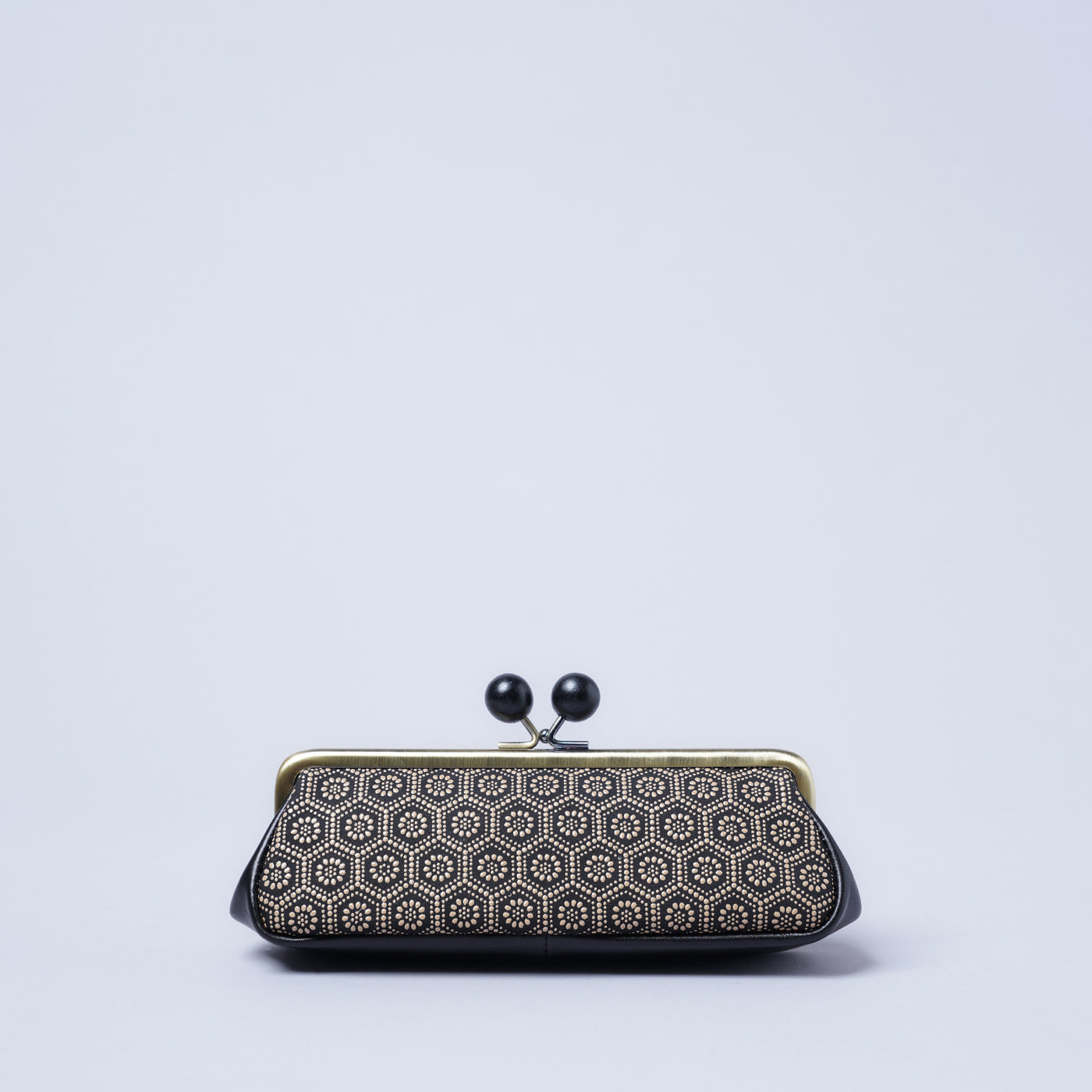 <kissora> Kotoinden Kiss Lock Eyeglass Case / Hyotan BLK