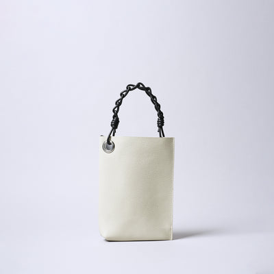 <SENTI FLATTER THE SENSES> Shrink Leather Chain Handle Mini Bag / Ivory x Black