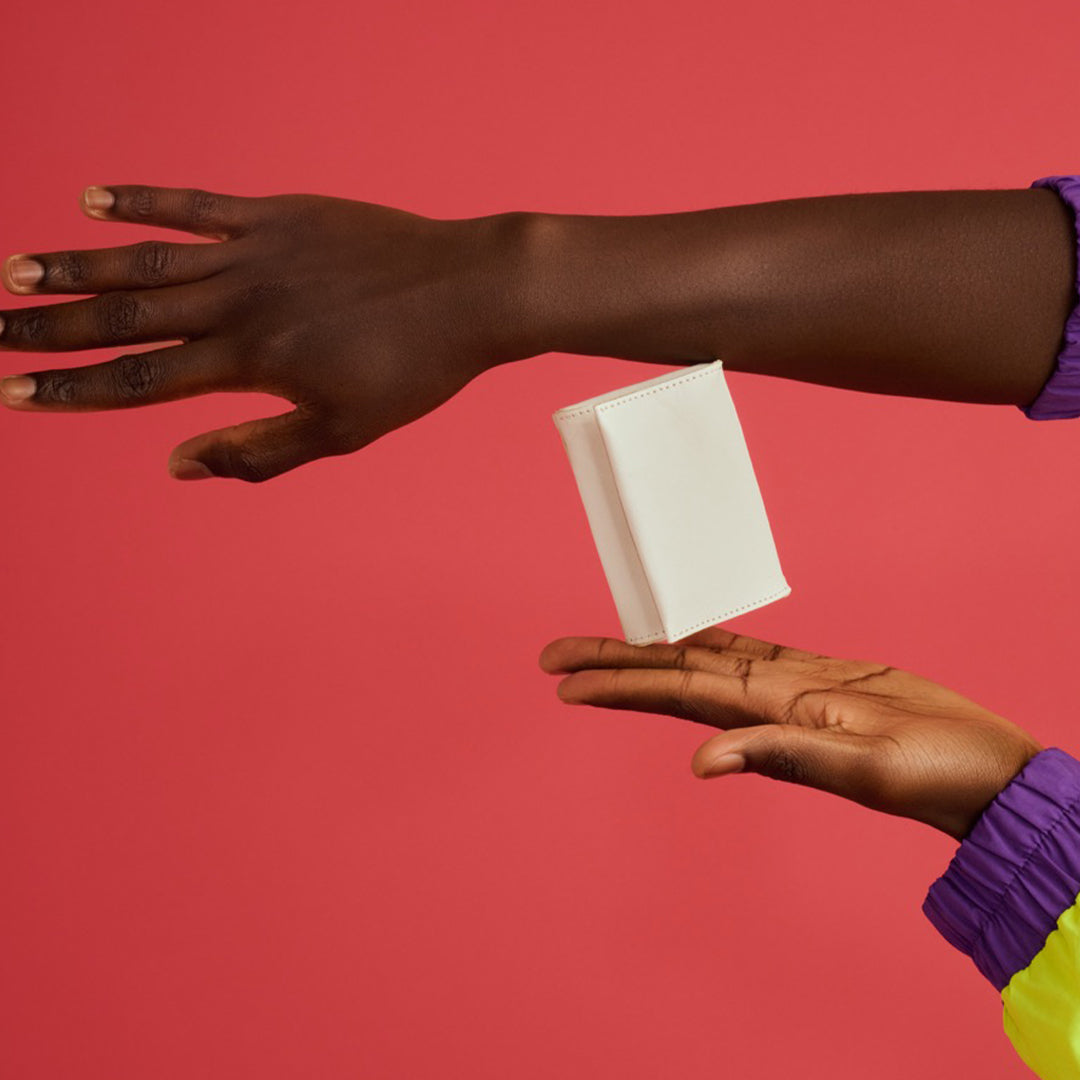 ＜ヌメリ＞コインカードケース/ホワイト