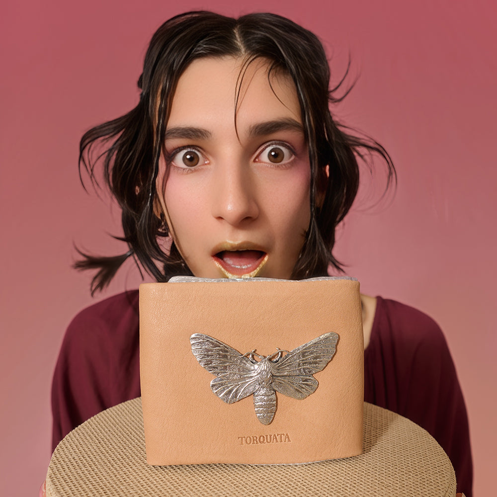 <TORQUATA> Cowhide Bifold Wallet with Insect / Orca Moth / Beige