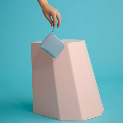 ＜エスティーヌ＞アロンジェSGシリーズ　L字スクエアウォレット/ライトブルー