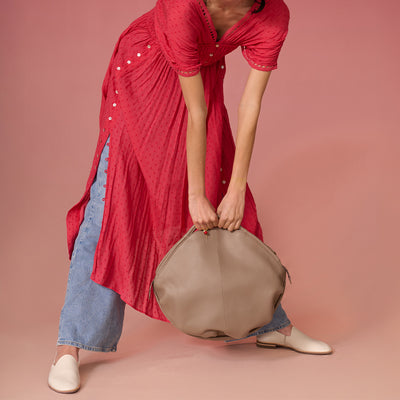 ＜エスティーヌ＞フィールシリーズ　レザー2WAYバッグ/オーク