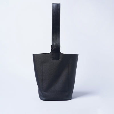 <BLACK IVORY> V / Black