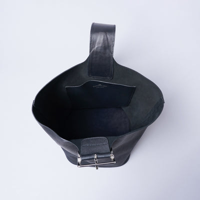 <BLACK IVORY> V / Black