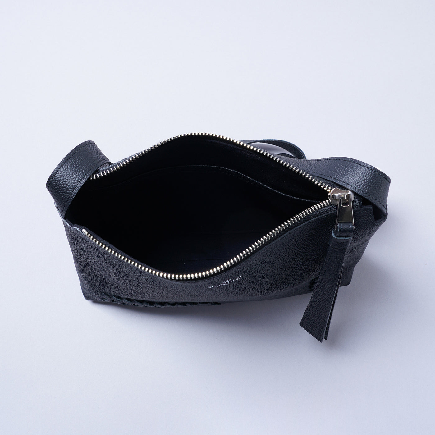 ＜BLACK IVORY＞Arrow /黑色