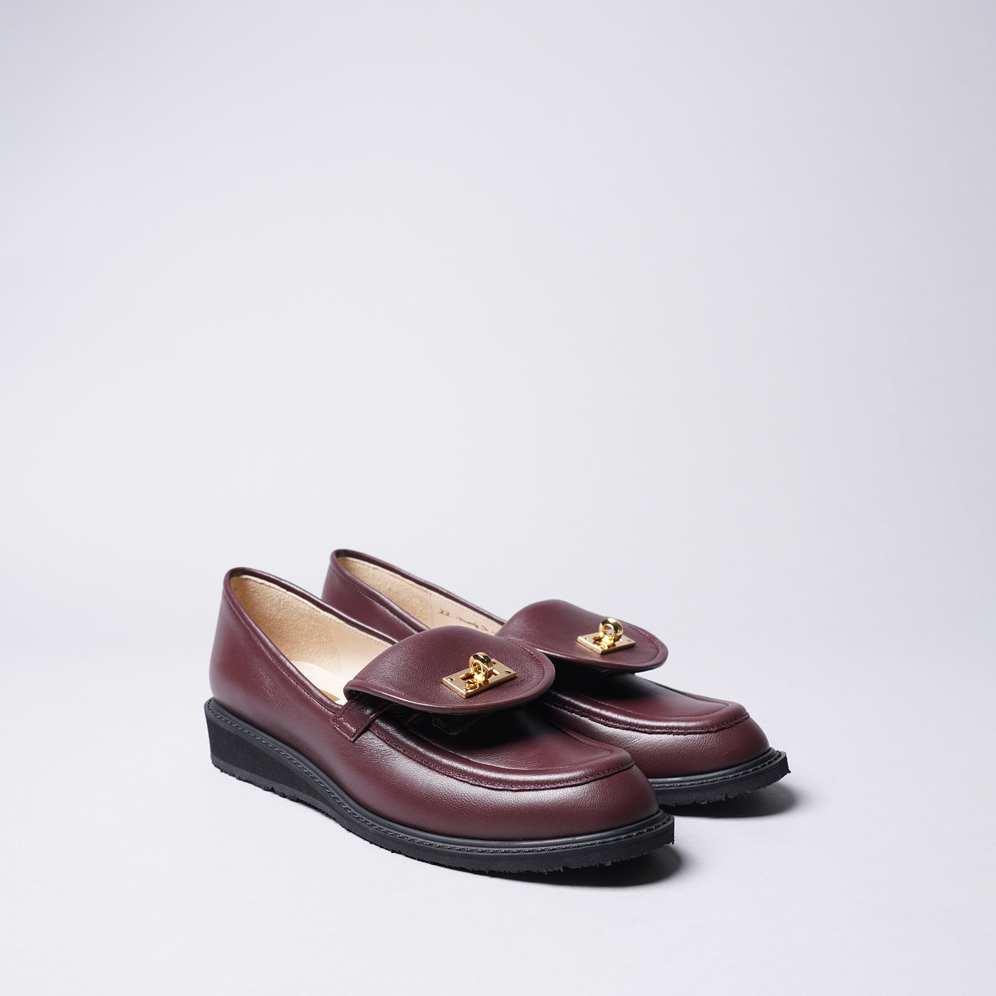 <IUI> Loafer with Buckle Detail / Bordeaux