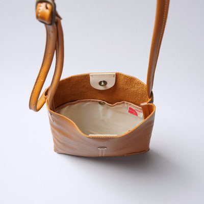 <Laisser Faire> Pieza Thin Gusset Shoulder Bag / Red