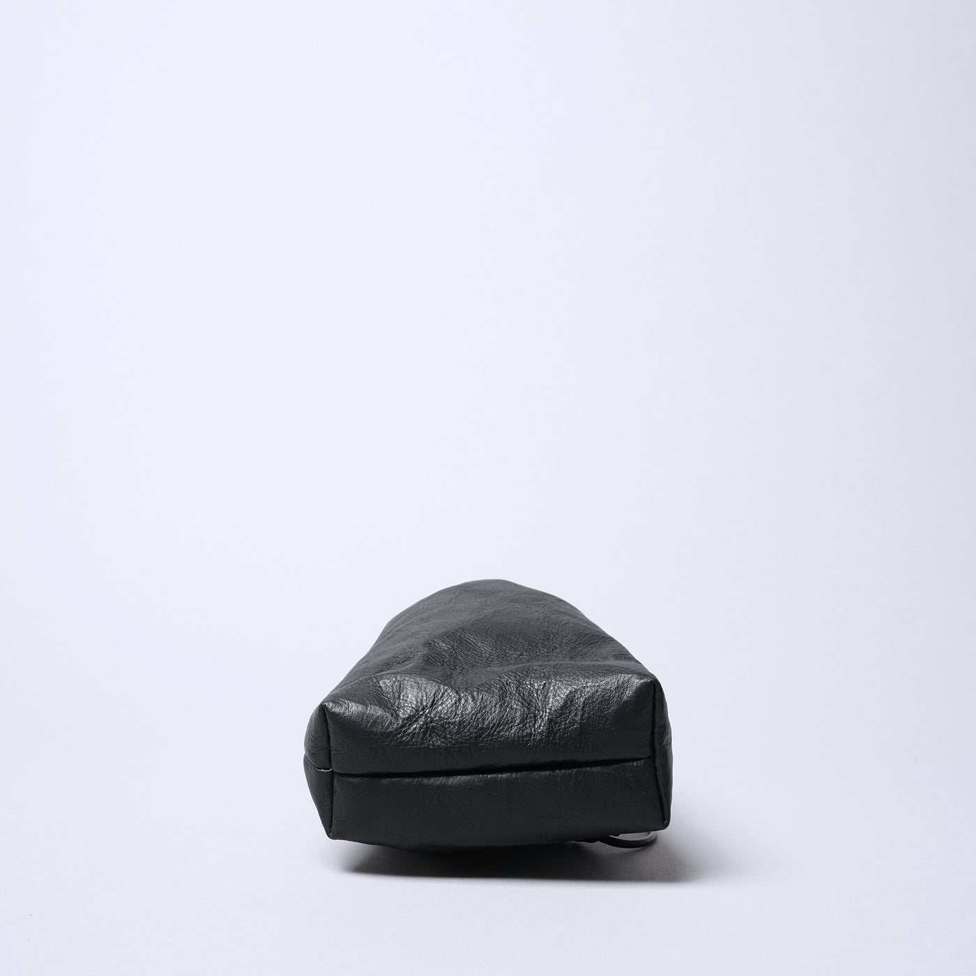 ＜センティ フラター ザ センシーズ＞超軽量ダイニーマレザー巾着M/ブラック×キャメル