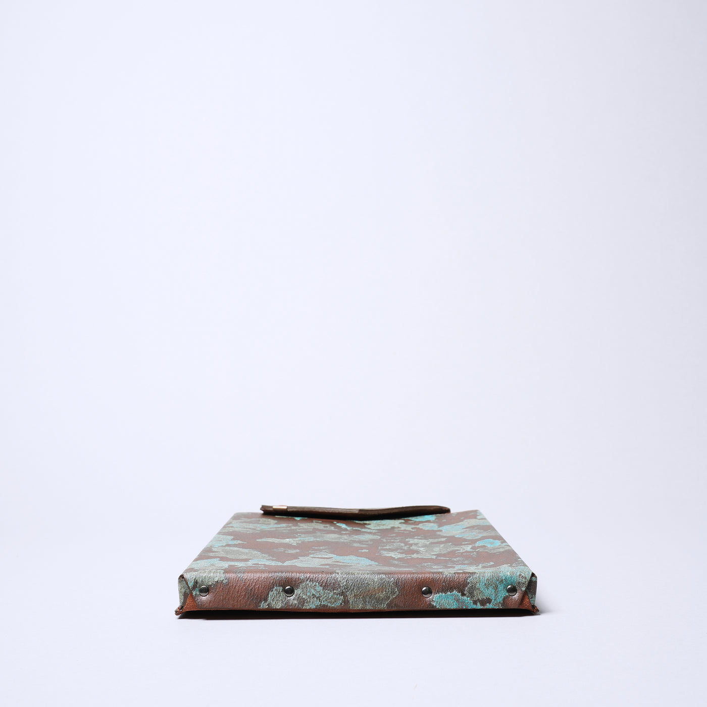 ＜keu＞Skinny Case L（11.5 inch）/黃銅鏽