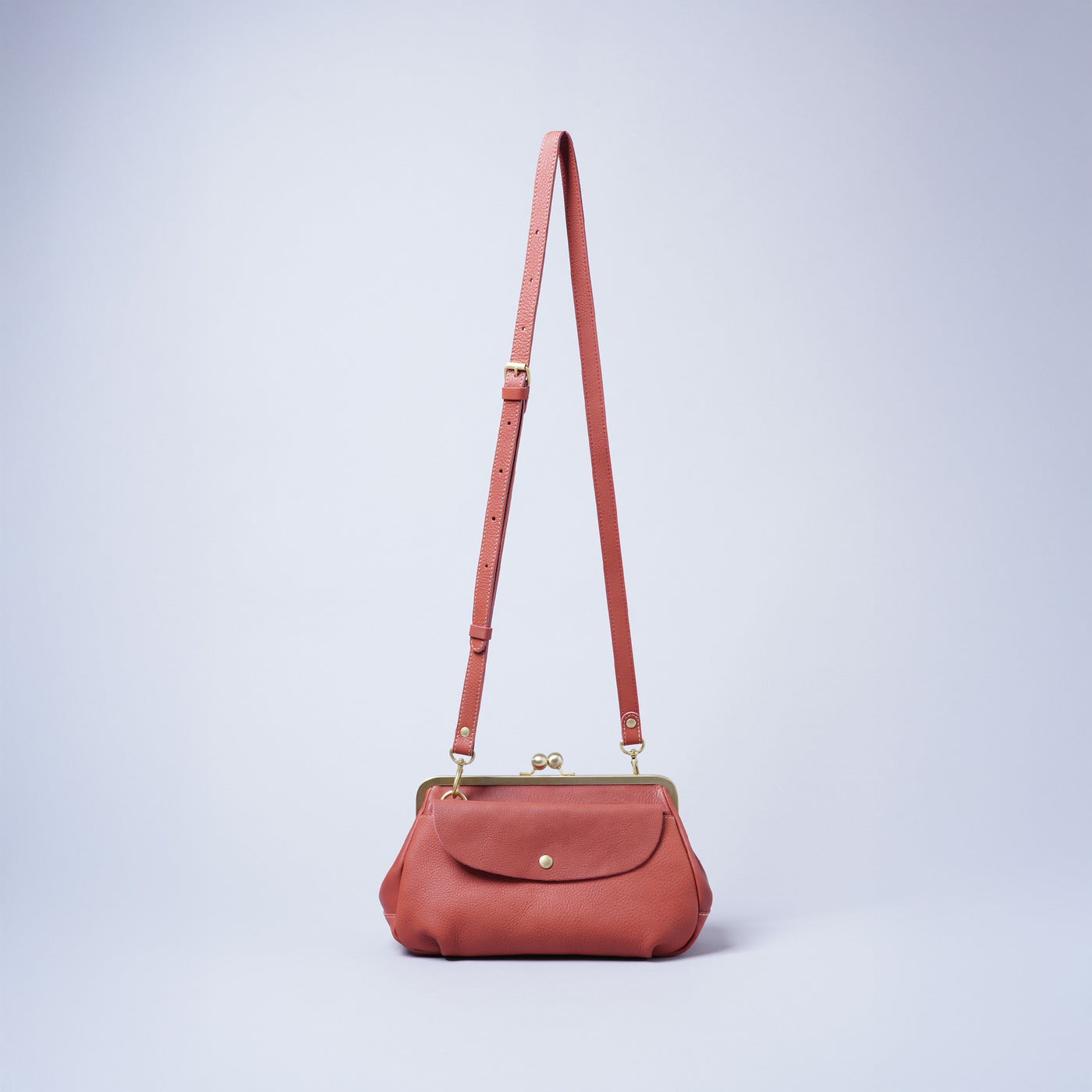 ＜キソラ＞トミー 口金トート ショルダー/BLK (ブラック)