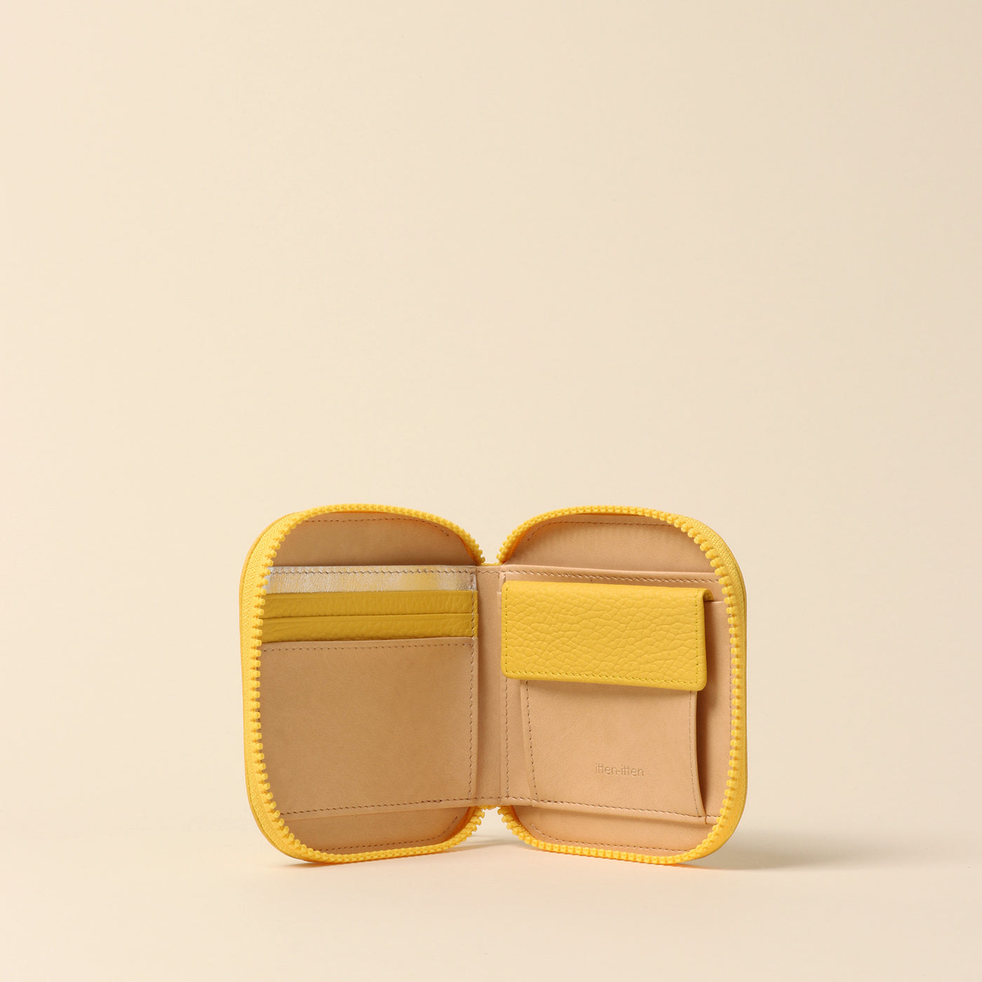 ＜itten-itten > Round Mini Wallet / Saks