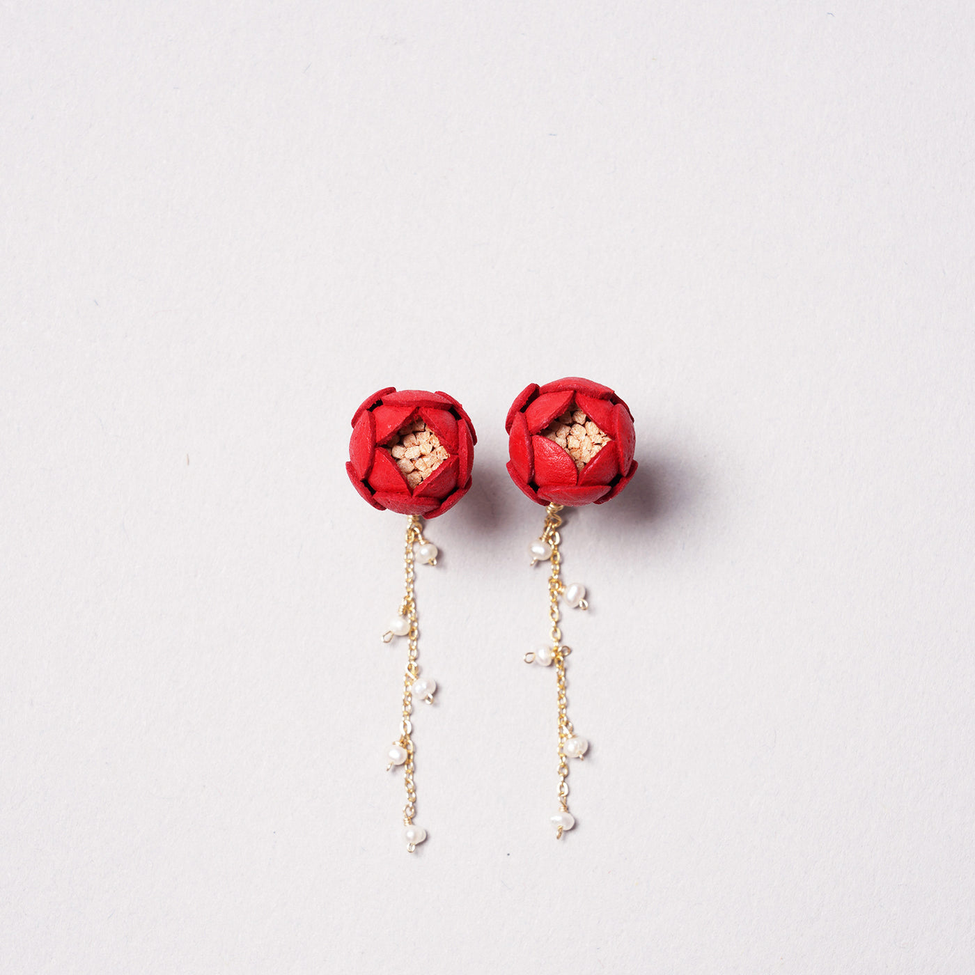 <Selieu> Ichirin Pierced Earrings / White