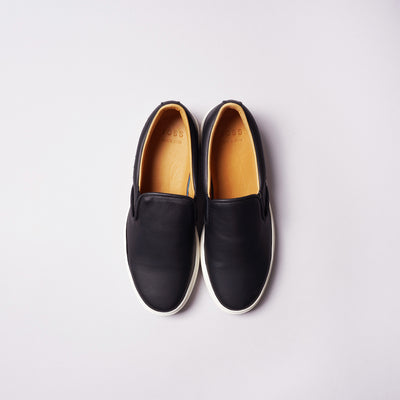 <TOSS> Lance Lance Slip-on Leather Sneaker / White