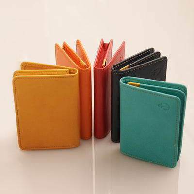 < Kiichi> Business card case (through gusset) / Camel