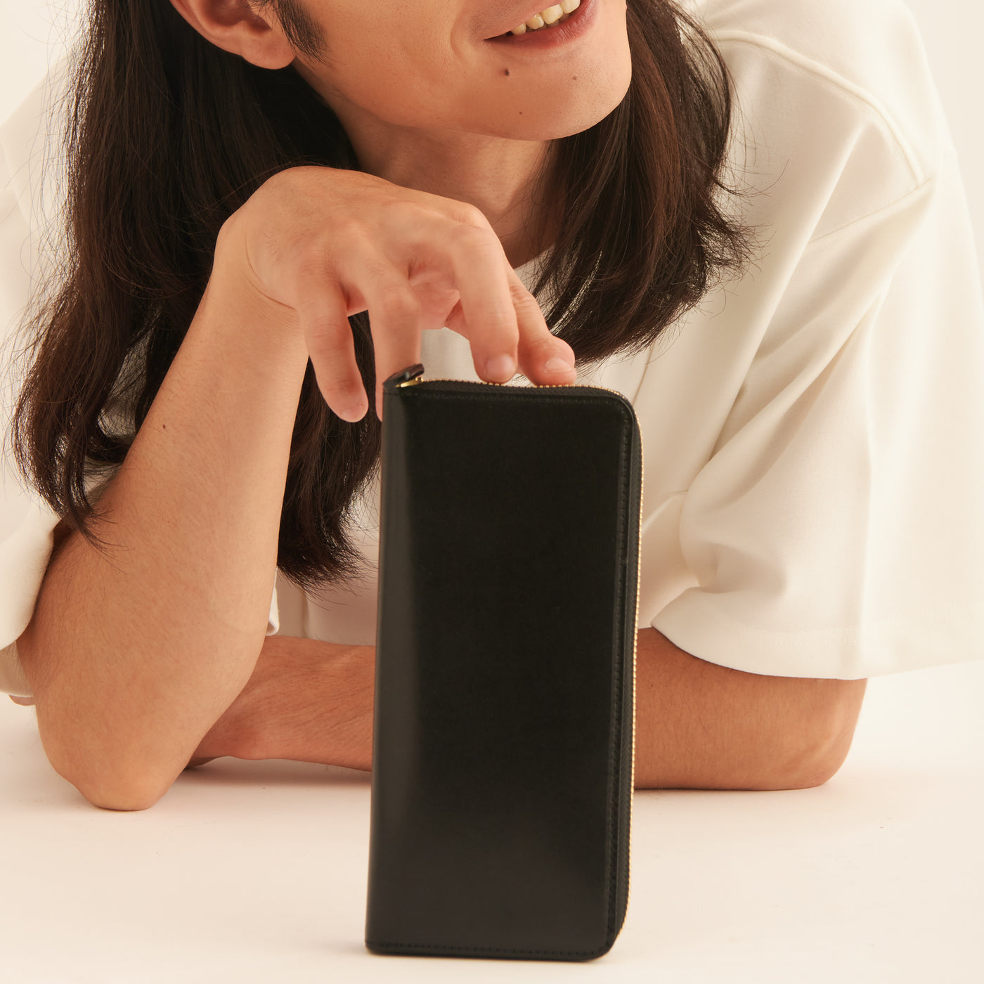 ＜CYPRIS＞Cirasagi Leather 蜂巢型拉鍊長夾/黑色