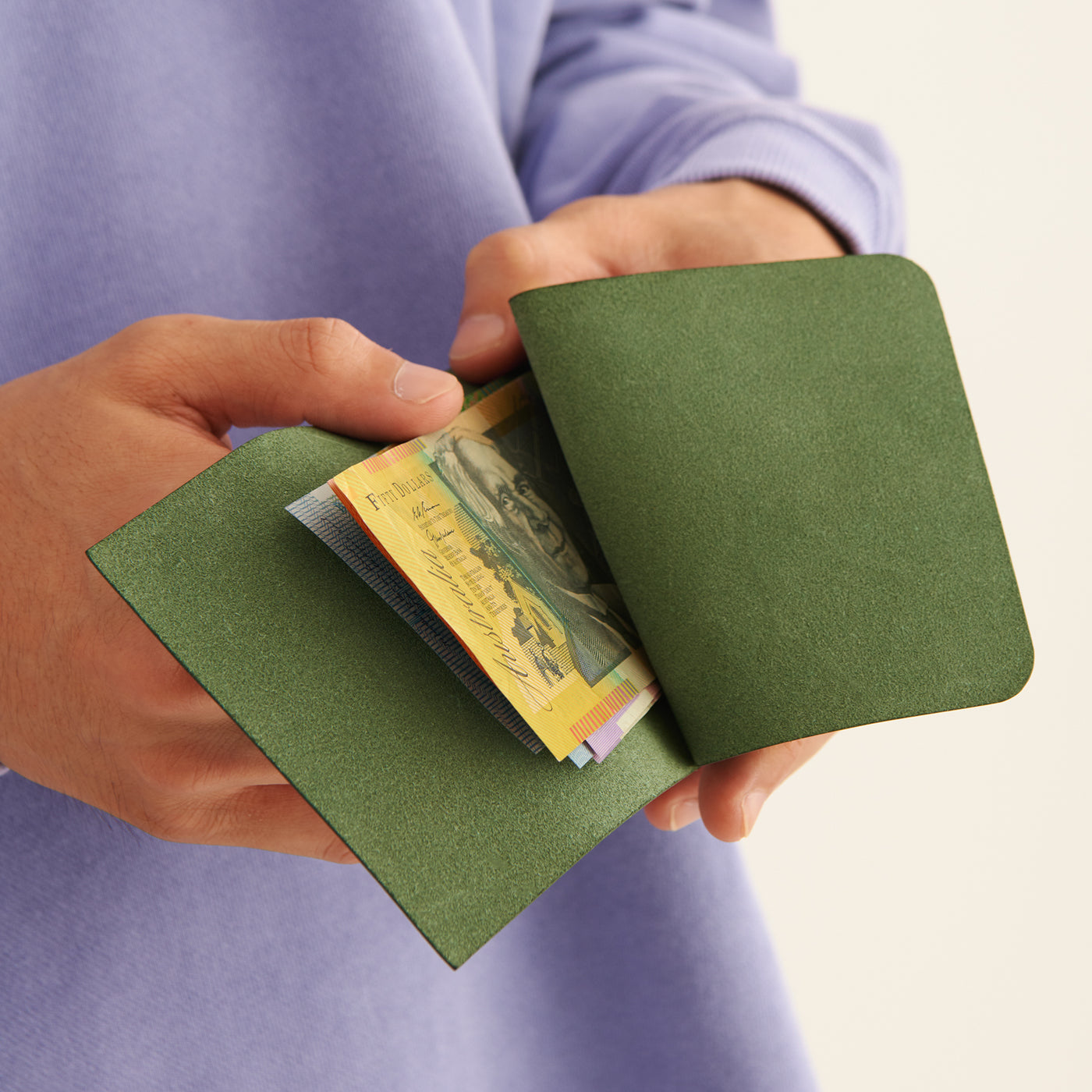 ＜Mojakawa> saba half Bifold wallet / light green